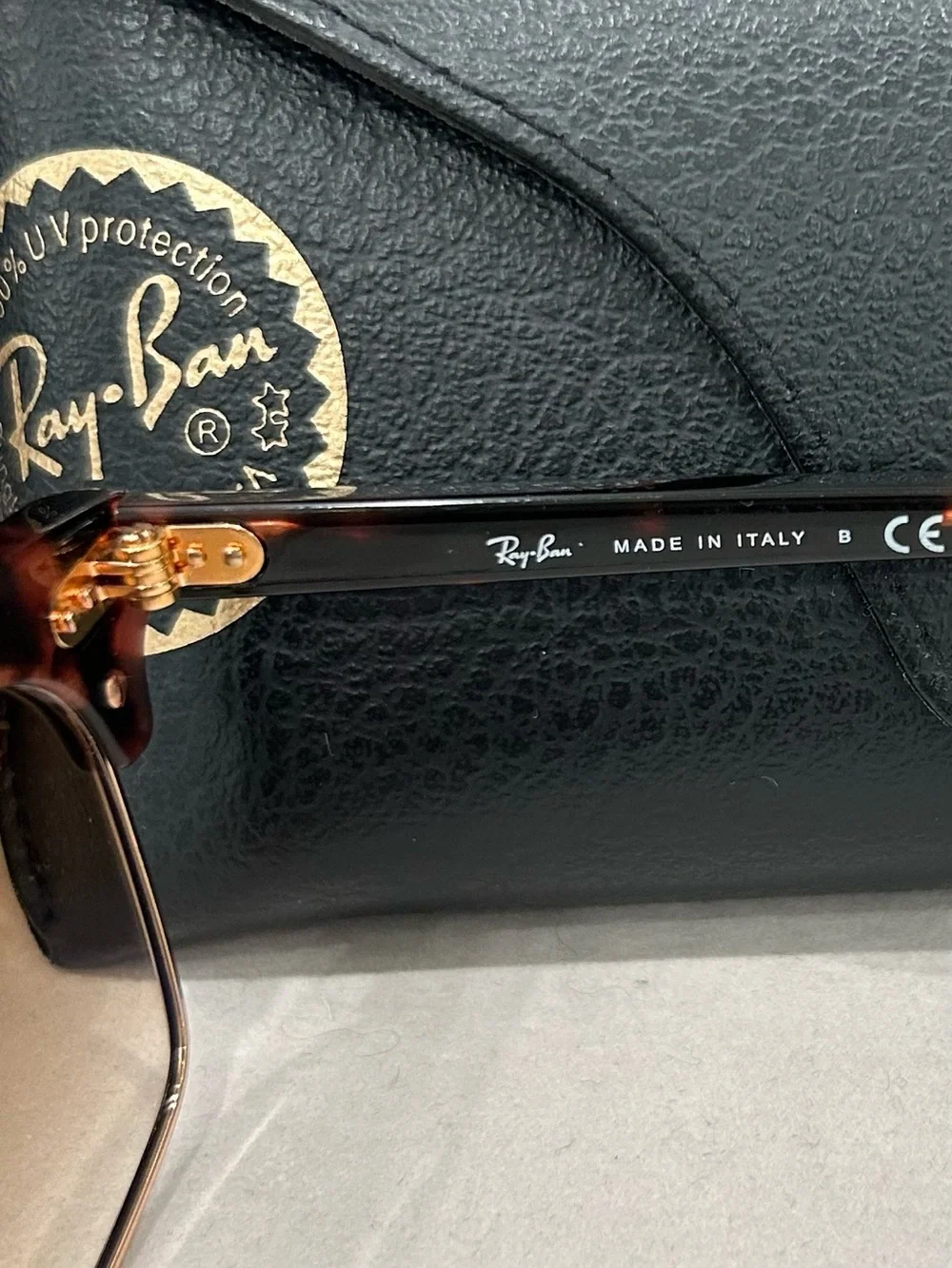 Ray-Ban woman’s Tortoise & Gold Sunglasses with Brown Gradient polarized Lenses